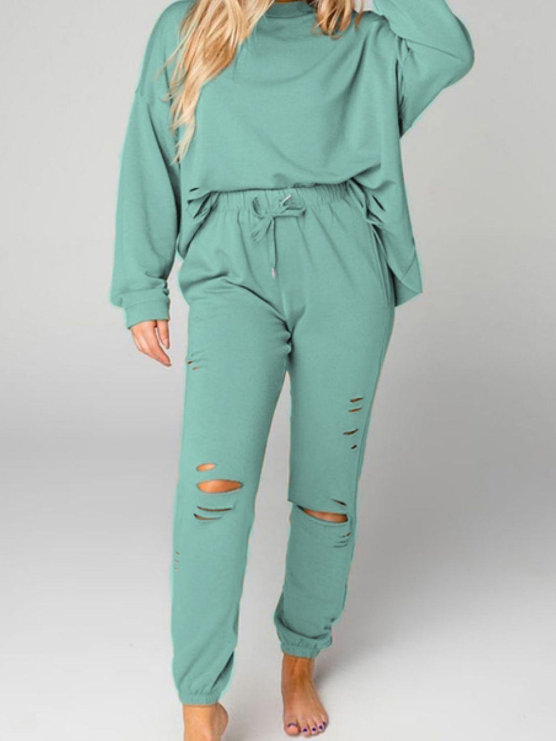 4 Distressed Sweatshirt Jogger Outfits