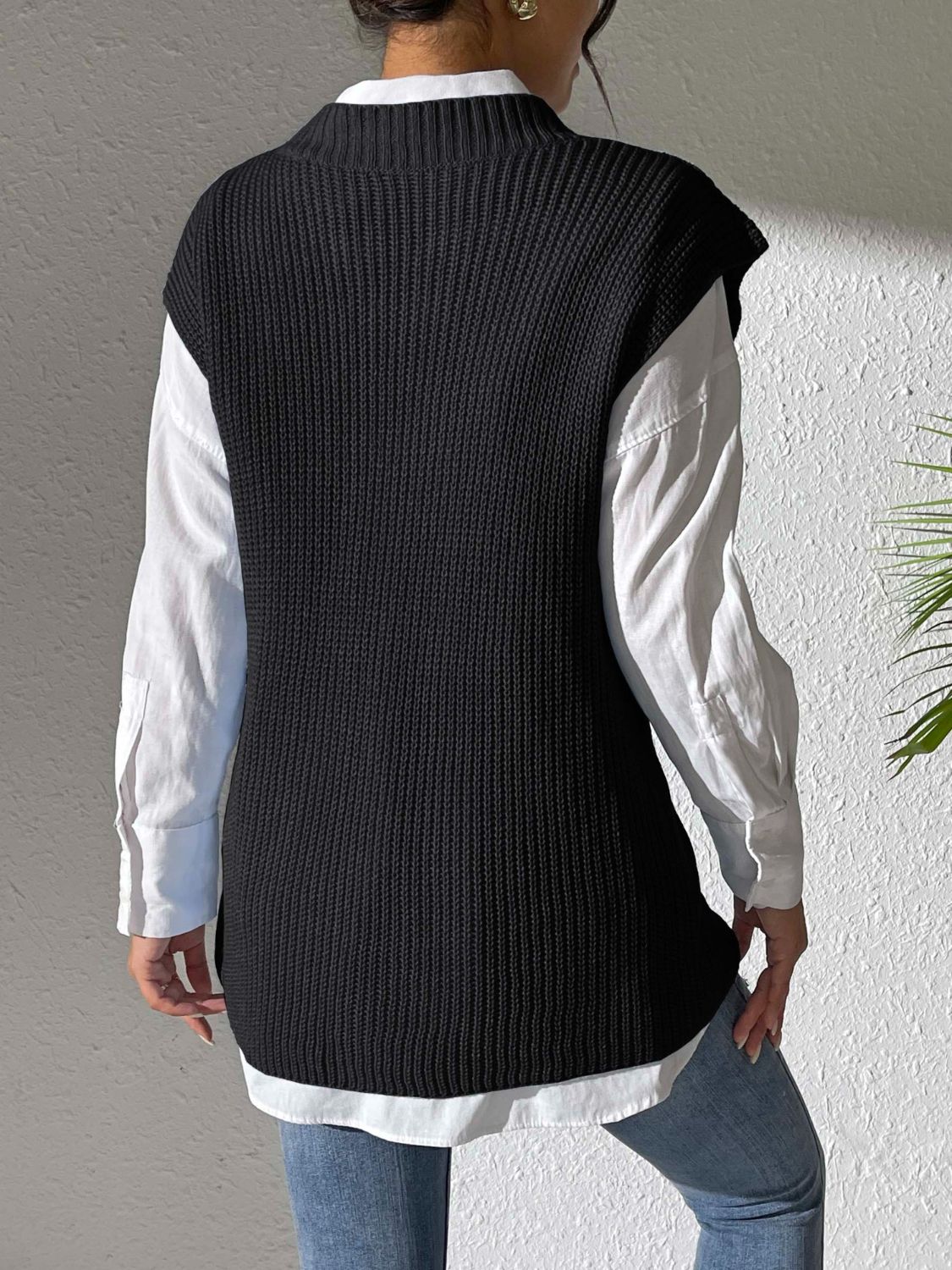 Classic Pearl V-Neck Sweater Vest in 5 Colors Onsize