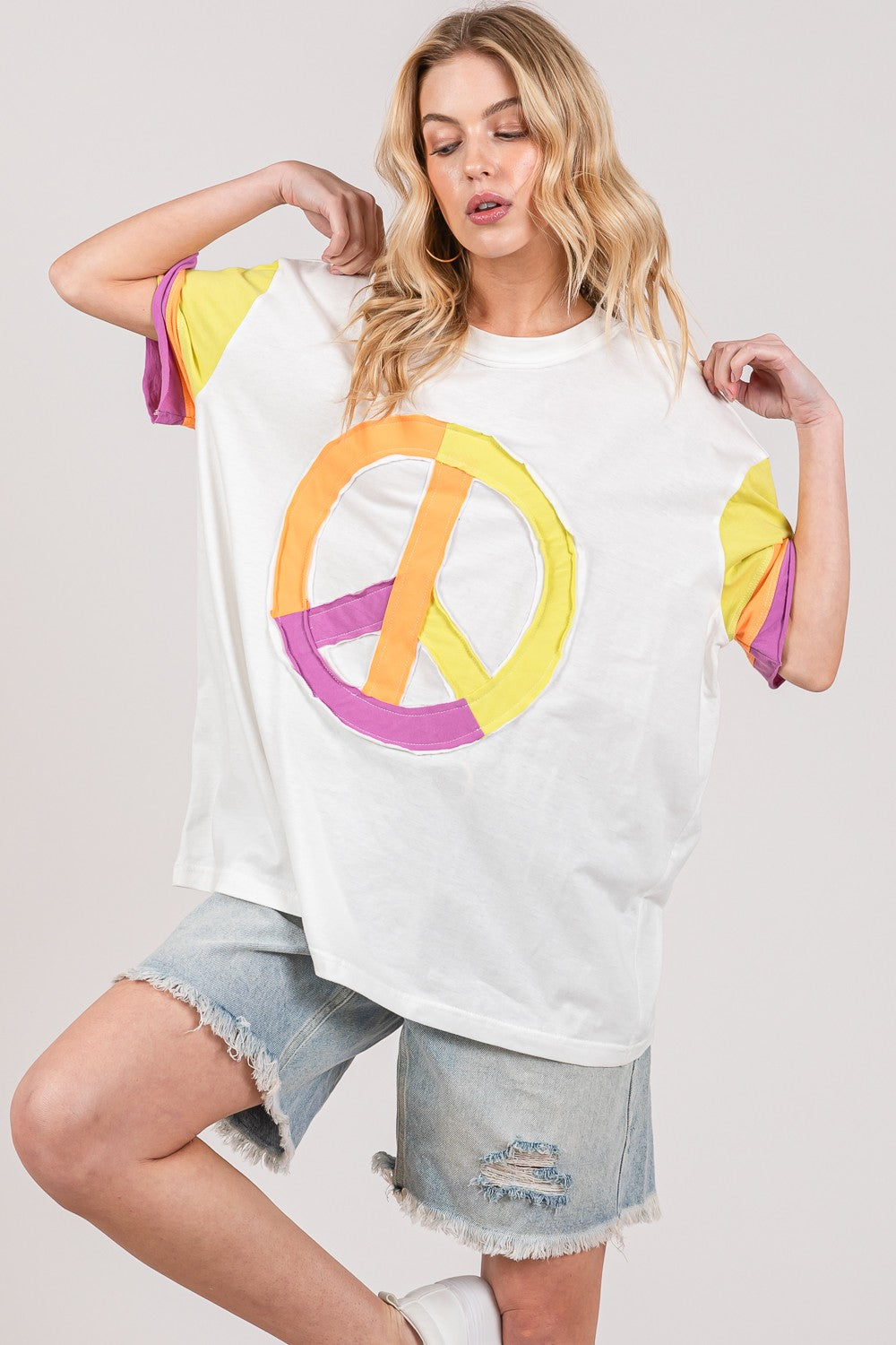 Chic Color Block Peace Applique T-Shirt