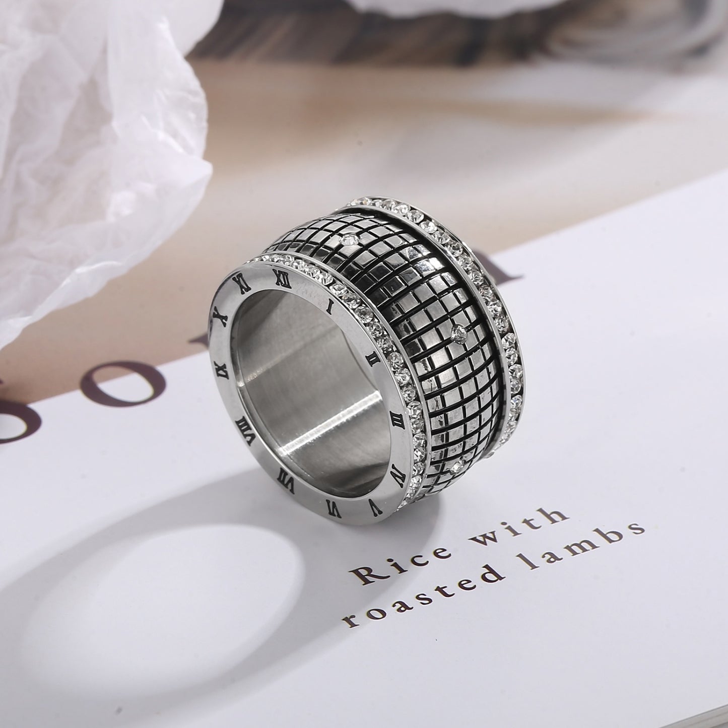 Luxurious Elegant Inlaid Rhinestone Ring