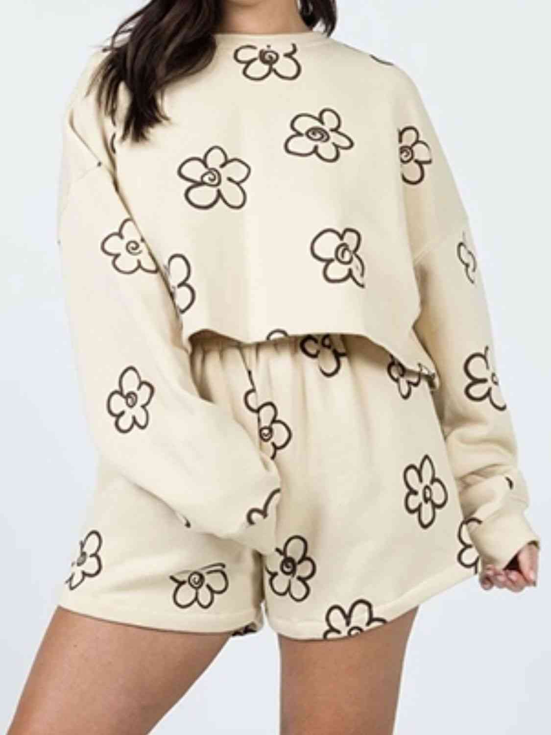 3 Comfy Floral Sweatshirt w/ Shorts Outfit
