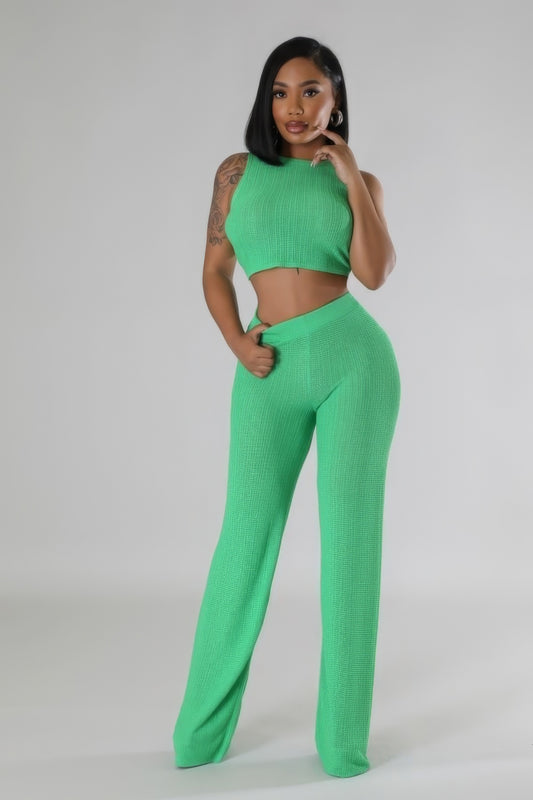 Elegant Ribbed Green Pants Outfit