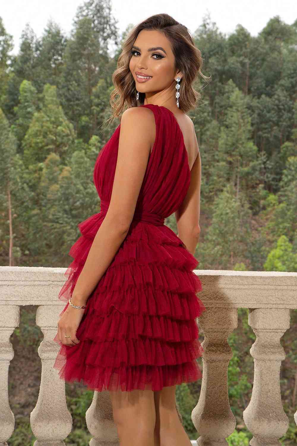 Elegant One-Shoulder Sleeveless Dress