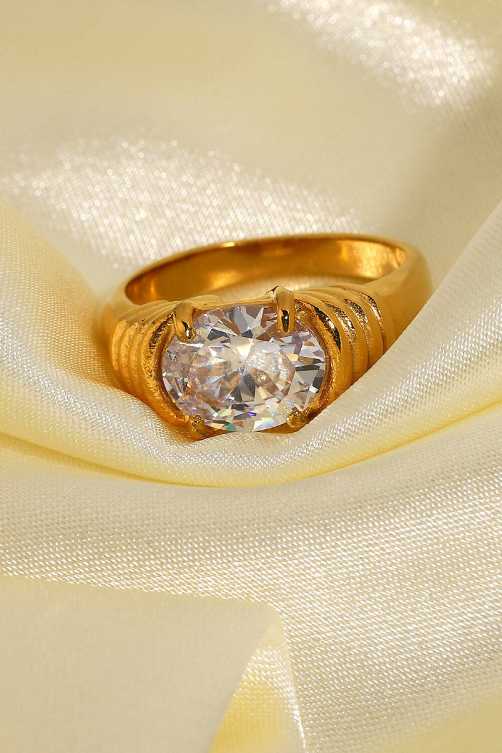 Charming Luxury Zirconia Ring
